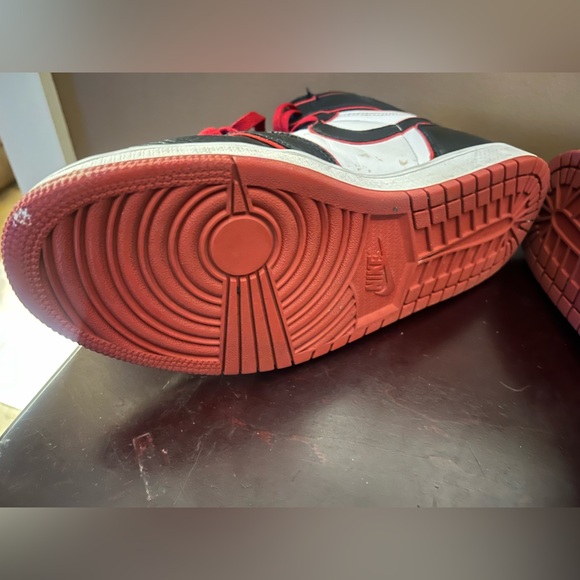 MEN’S NIKE AIR JORDAN I 1 RETRO OG HIGH BLOODLINE BLACK RED sz 12 - Picture 9 of 9